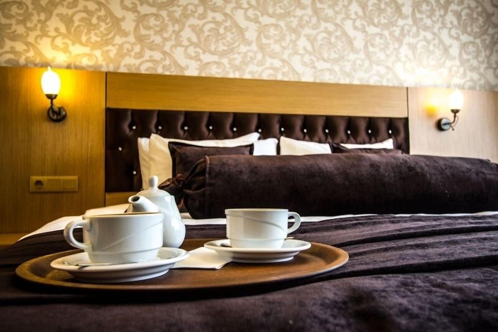 Soylu Hotel Bolu Bagian luar foto
